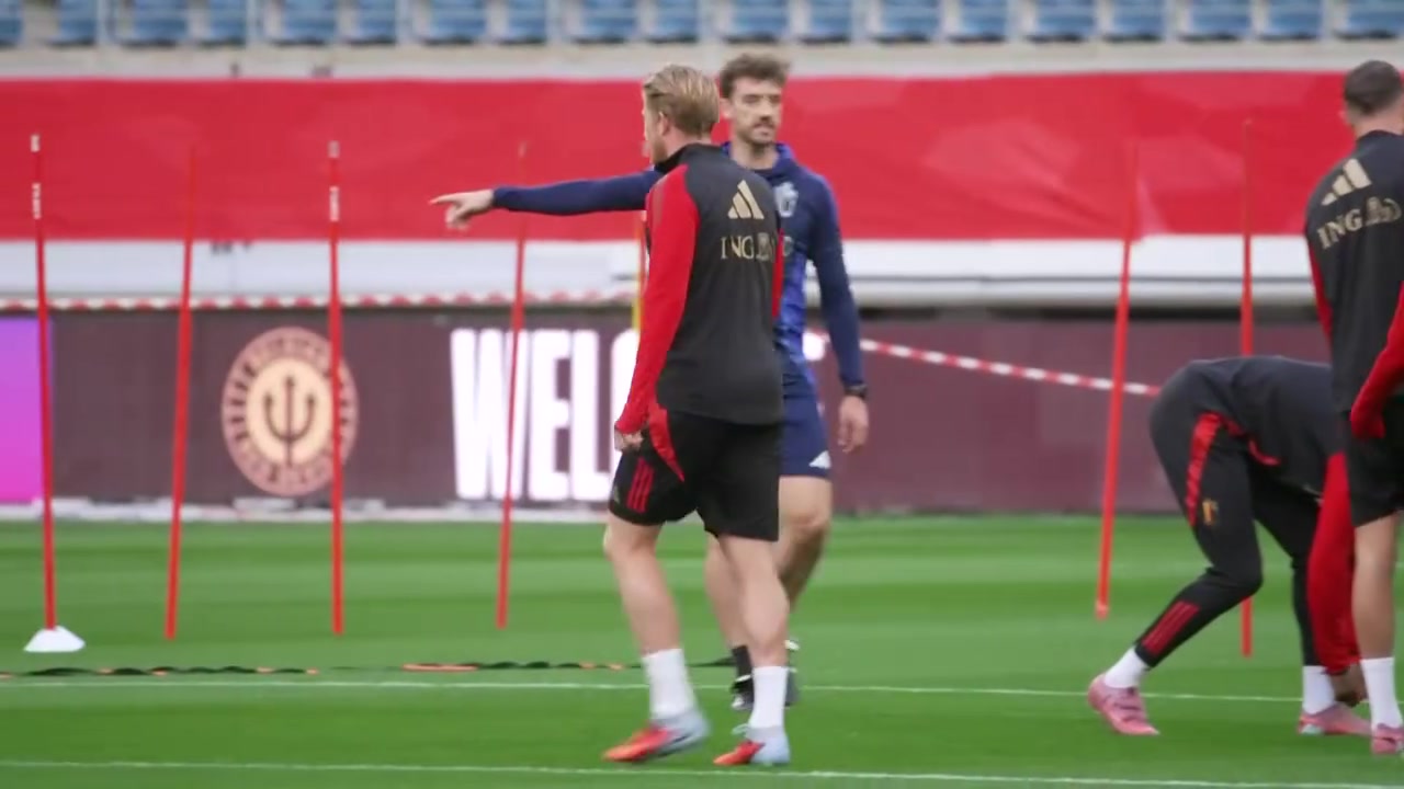 比利时国家队在根特备战北马其顿的比赛