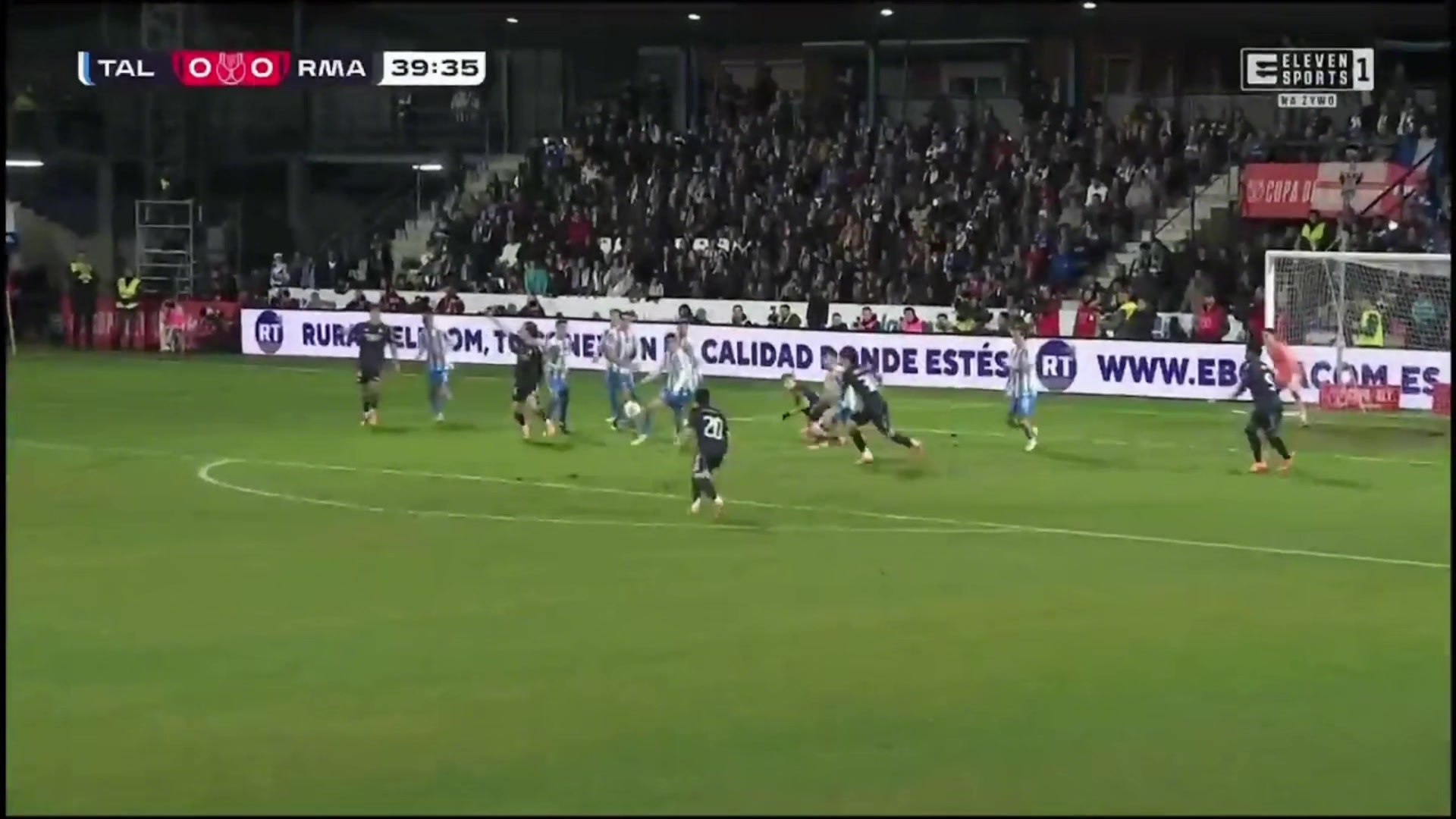 皇马1-0领先塔拉维亚球员手球送点姆巴佩点射打破僵局