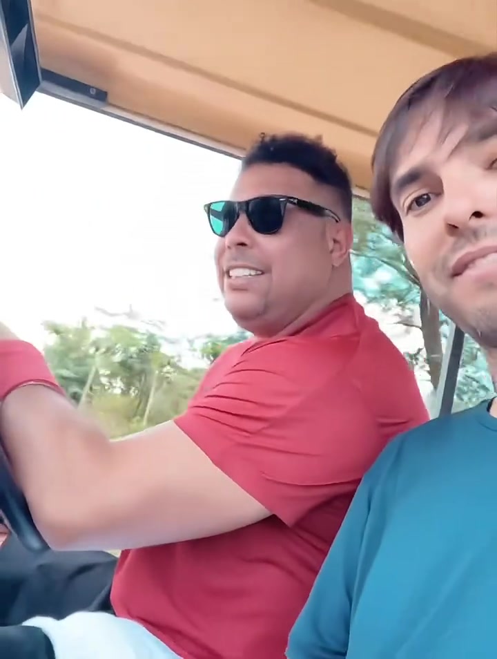 这两人应该是通过拍广告认识的吧