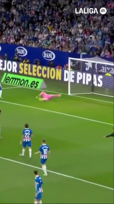 贝蒂斯官方晒安东尼精彩进球对比亚马尔的普斯卡什候选