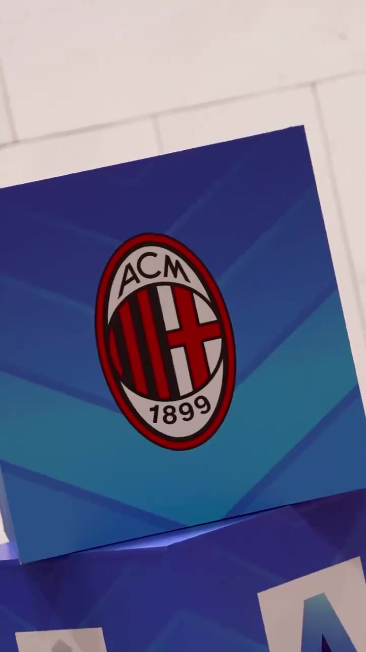 备战意超杯AC米兰抵达利雅得的视频